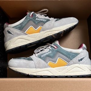 Karhu. Aria 95. Dawn blue/trooper. Unisex 6.5. Women’s 8.5 - fits like an 8!